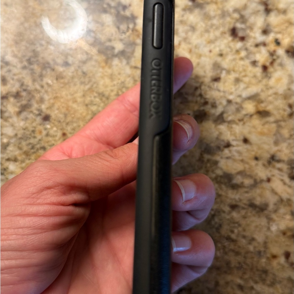 Apple iPhone X w/Otterbox case - Picture 5 of 10